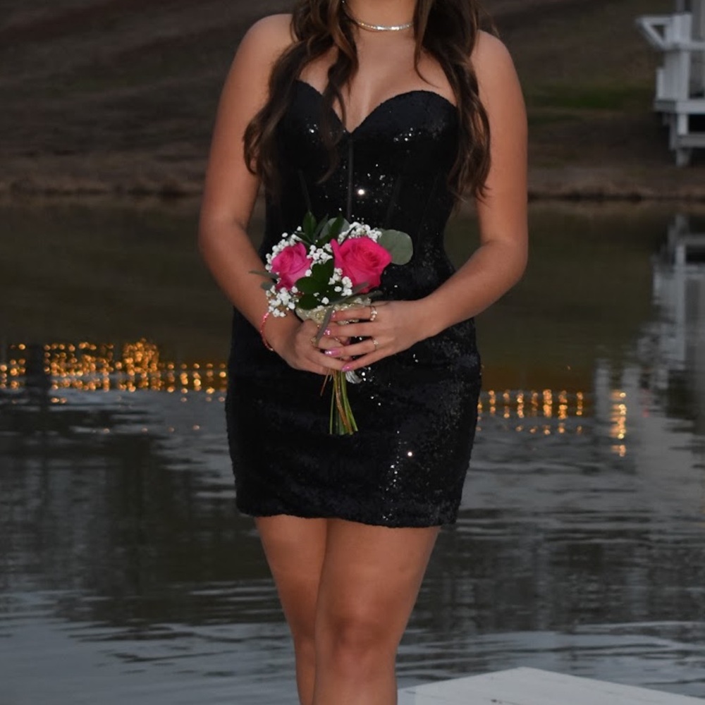 sherri hill